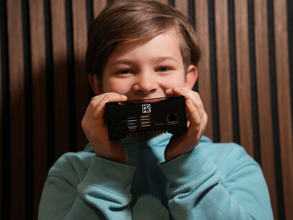 MDMX-Connector-V1-1200px-cropped